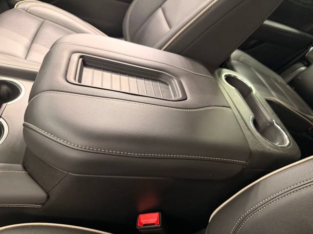 Used 2024 GMC Yukon SLT w/ SLT Luxury Package AWD/4WD image 39