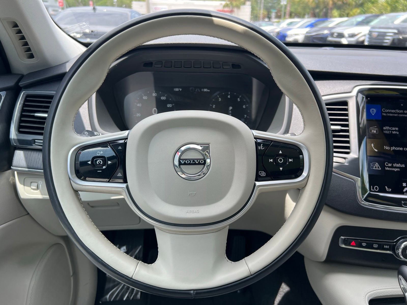 Used 2020 Volvo XC90 T5 Momentum w/ Protection Package Premier FWD image 32