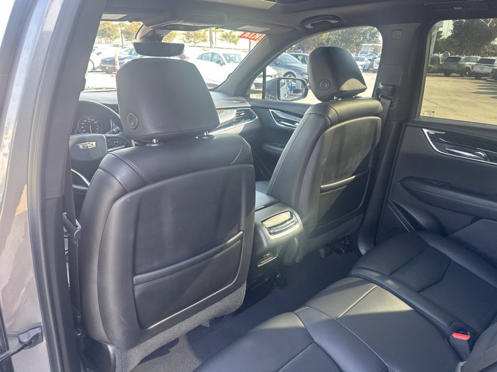 Used 2022 Cadillac XT6 Premium Luxury w/ Technology Package FWD image 30