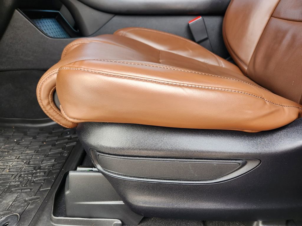 Used 2021 Lincoln Aviator Grand Touring w/ Equipment Group 302A AWD/4WD image 22