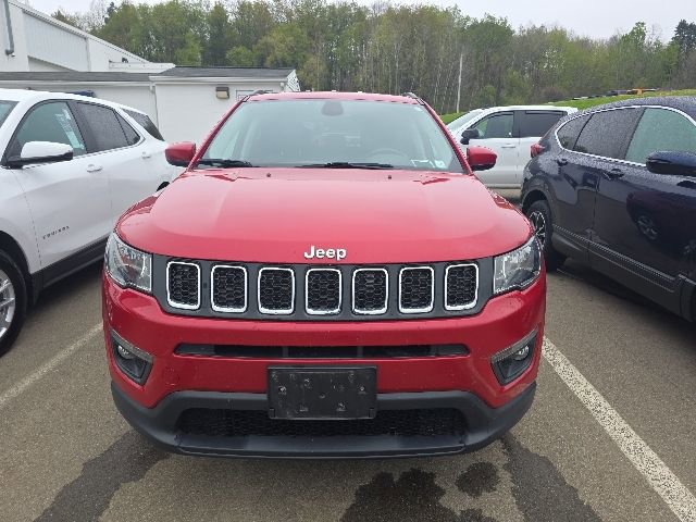 Used 2018 Jeep Compass Latitude w/ Popular Equipment Group AWD/4WD image 11