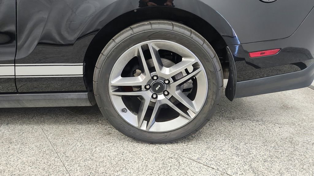 Used 2010 Ford Mustang Shelby GT500 RWD image 15
