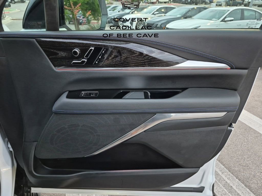 Used 2025 Cadillac Escalade IQ Sport 1 w/ Smart Trailering package image 15