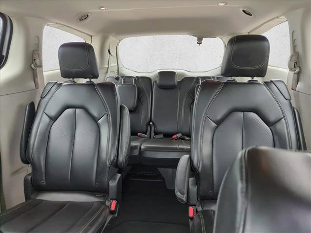 Used 2023 Chrysler Pacifica Touring-L FWD image 25