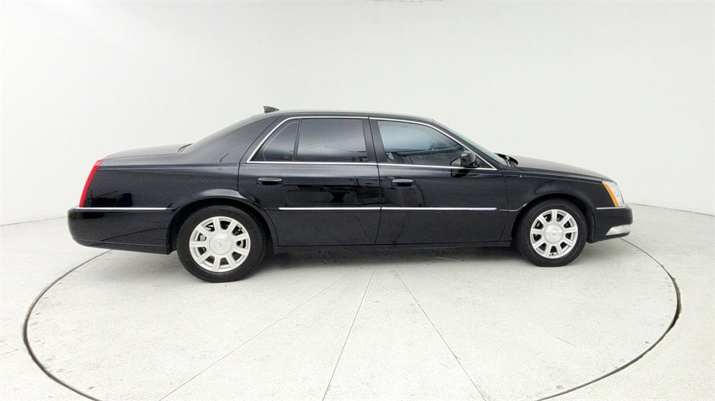 Used 2011 Cadillac DTS image 10