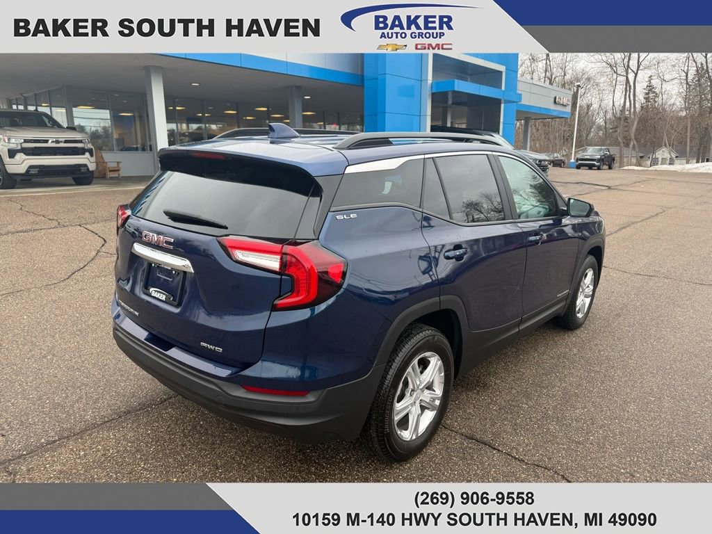 Used 2022 GMC Terrain SLE w/ Driver Convenience Package image 5