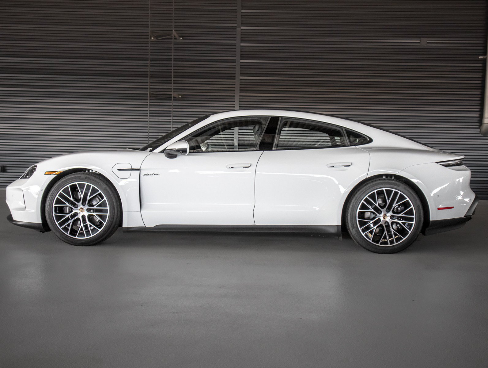 Certified 2026 Porsche Taycan AWD/4WD image 2