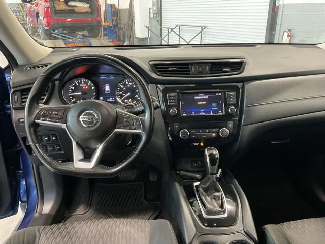 Used 2020 Nissan Rogue SV image 12