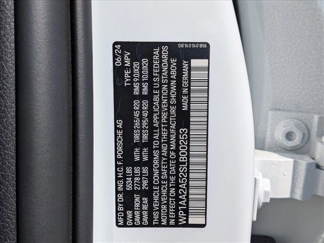 Certified 2025 Porsche Macan image 29