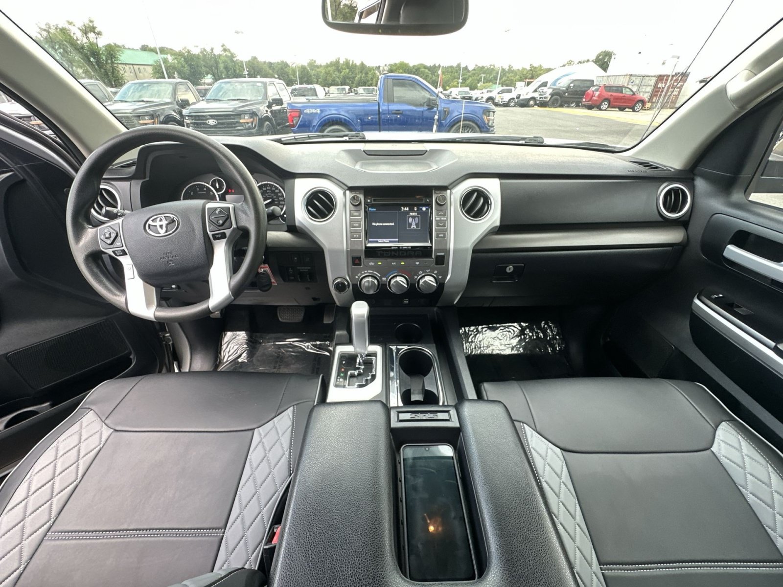 Used 2017 Toyota Tundra SR5 w/ SR5 Upgrade Package AWD/4WD image 30