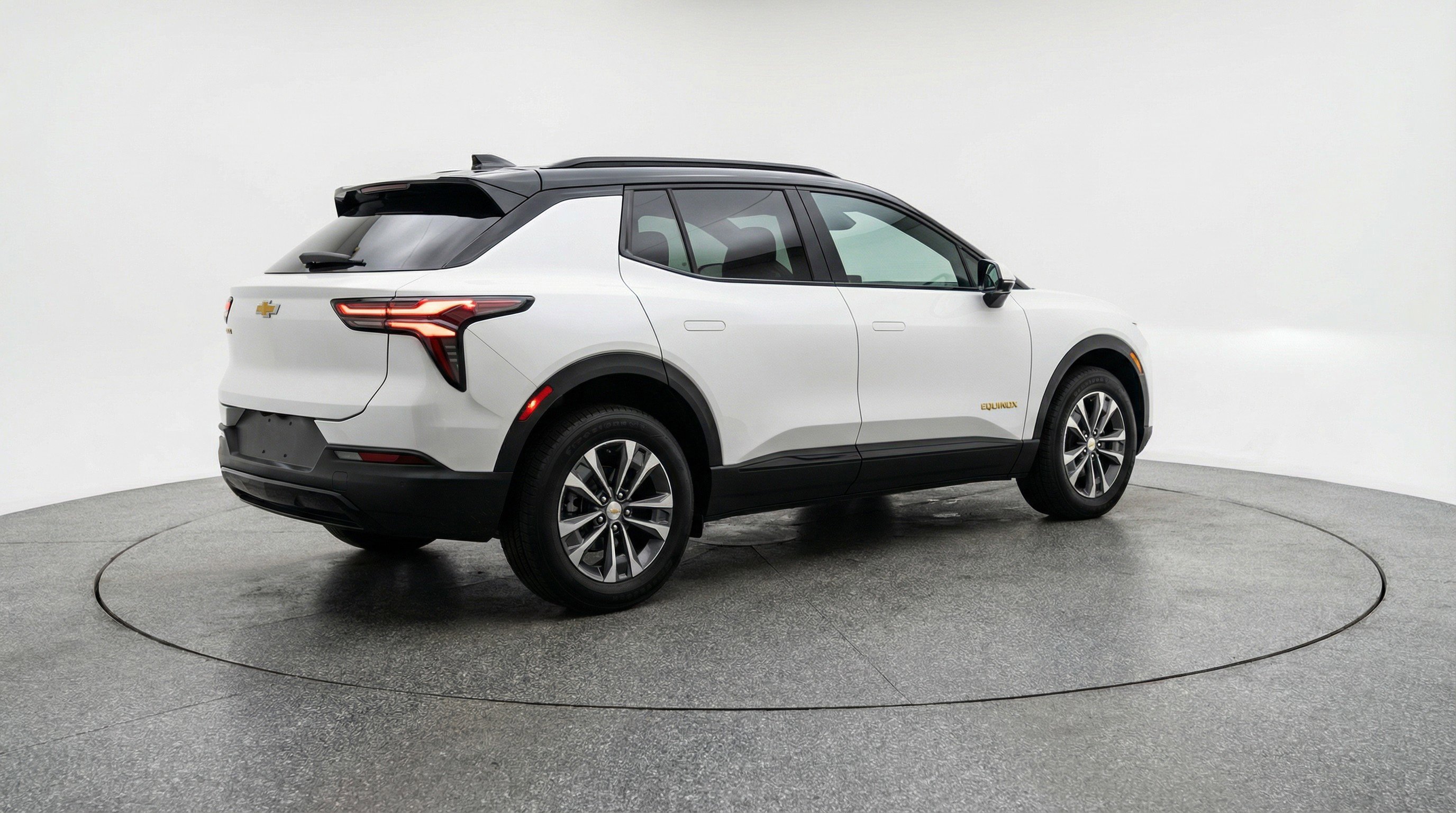 Used 2025 Chevrolet Equinox LT image 9