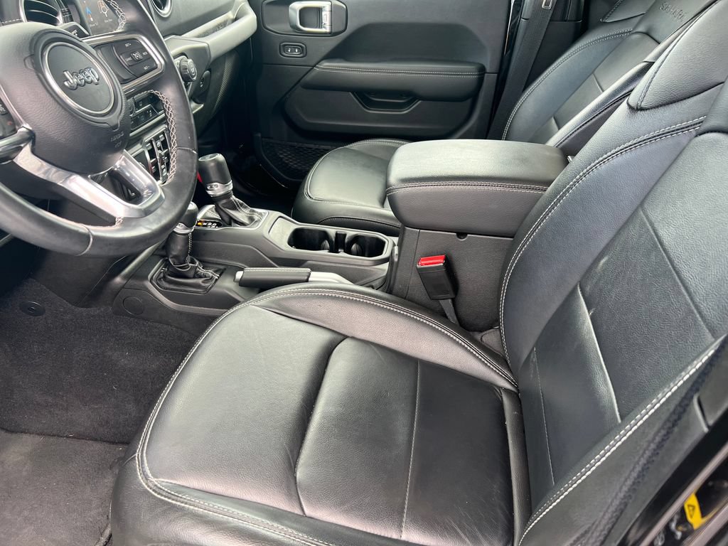 Used 2022 Jeep Wrangler Unlimited Sahara AWD/4WD image 10