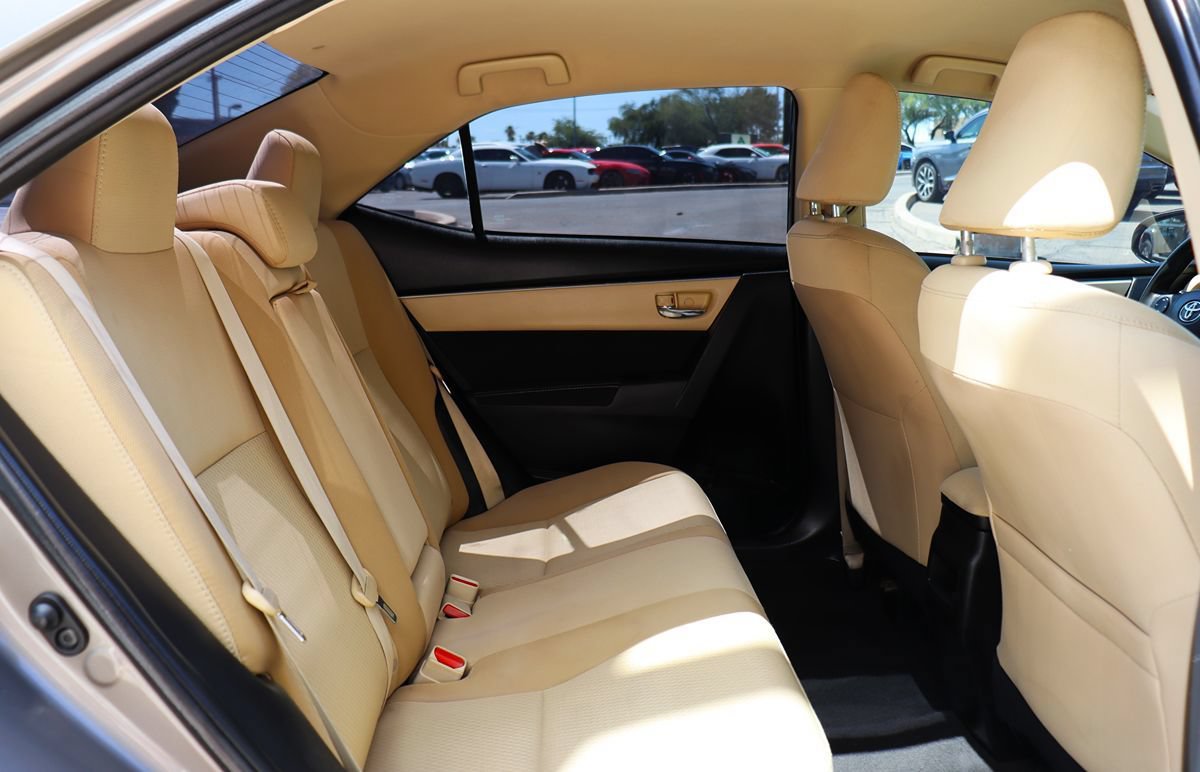 Used 2018 Toyota Corolla LE w/ Carpet Mat Package (TMS) FWD image 26