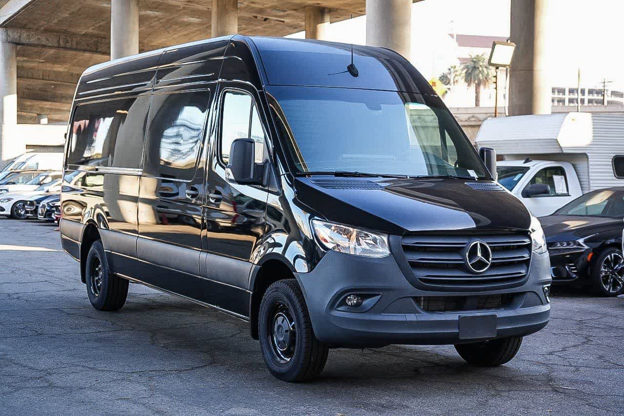 Used 2024 Mercedes-Benz Sprinter 3500 image 3