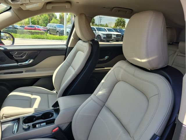 Certified 2025 Lincoln Corsair FWD image 10