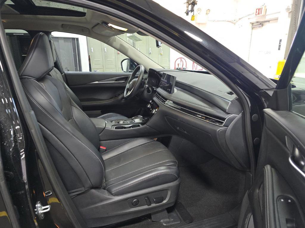 Used 2023 INFINITI QX60 Luxe image 12