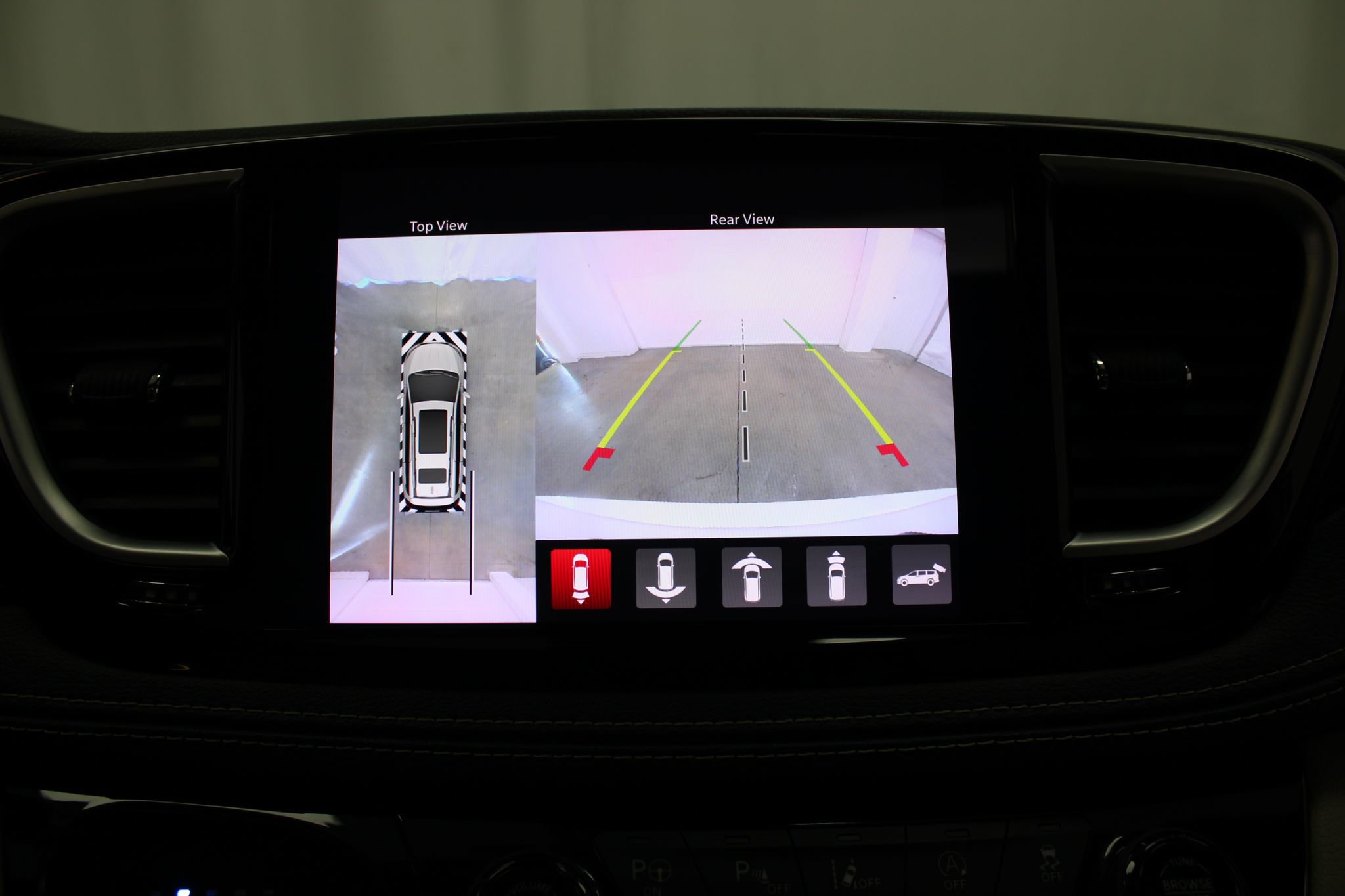 Used 2021 Chrysler Pacifica Limited w/ Premium & Safety Sphere Group AWD/4WD image 45