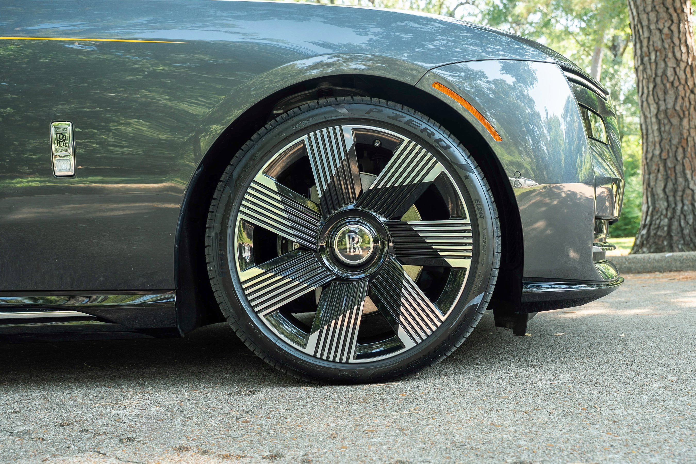 Used 2025 Rolls-Royce Spectre w/ Spectre Launch Package image 6