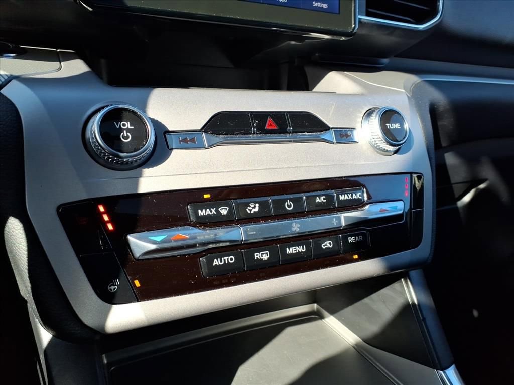 Certified 2023 Ford Explorer XLT w/ Equipment Group 202A image 25