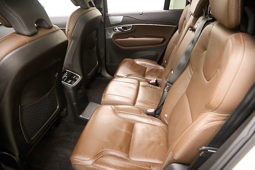 Certified 2024 Volvo XC90 T8 Ultimate w/ Protection Package image 22