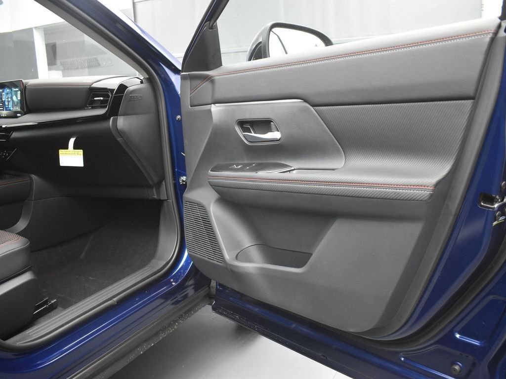 New 2026 Nissan Kicks SR w/ Cold Weather Package image 26