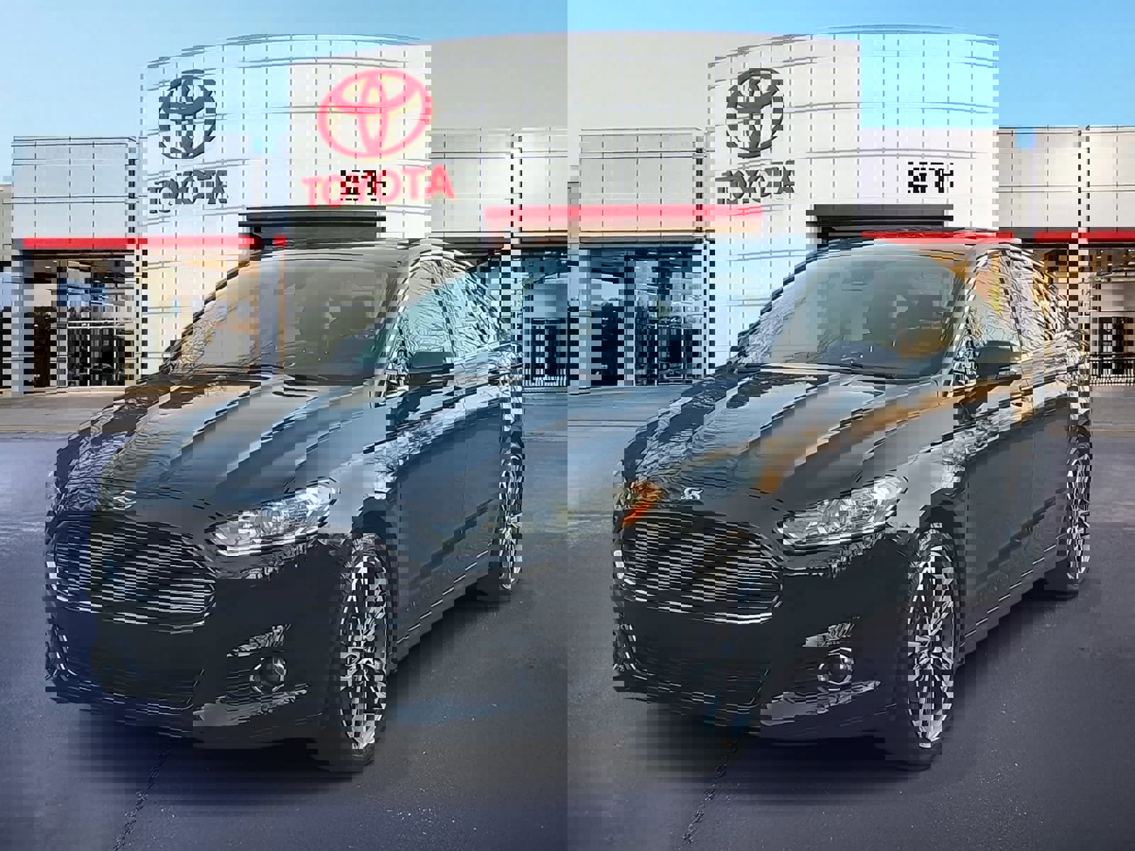 Used 2014 Ford Fusion Titanium image 1