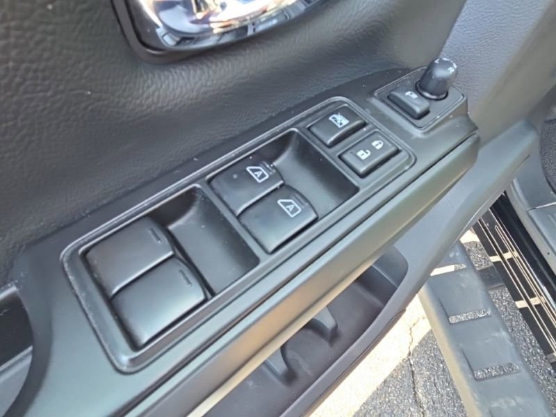 Used 2023 Nissan Titan PRO-4X w/ Pro-4x Convenience Package AWD/4WD image 29