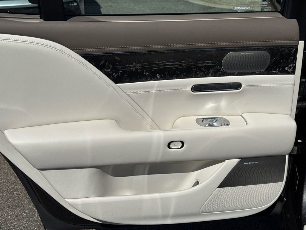 Used 2025 Genesis G90 3.5T image 22