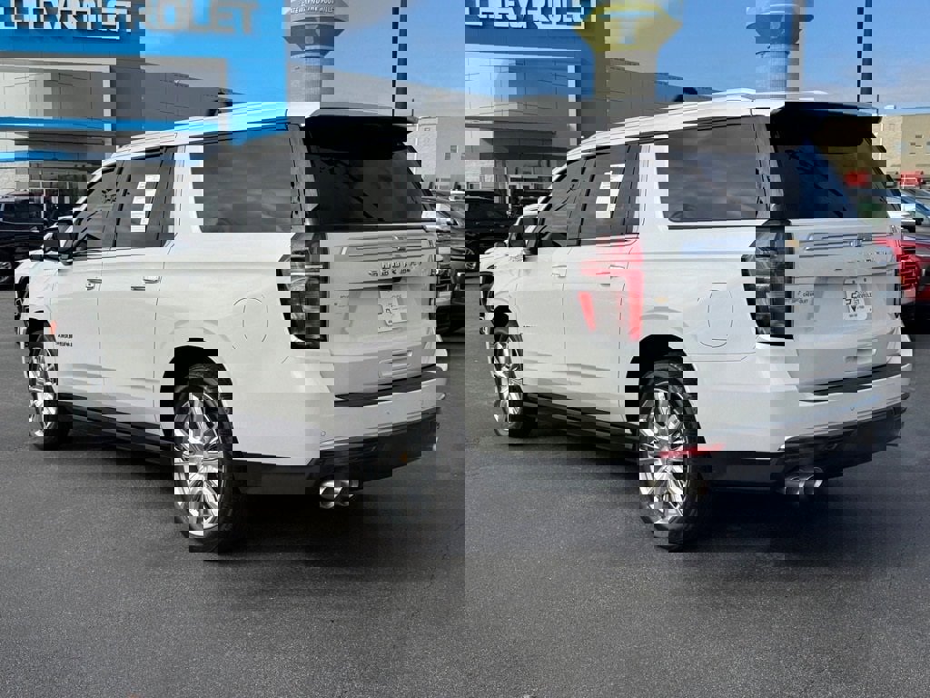 Used 2024 Chevrolet Suburban High Country w/ Max Trailering Package image 5