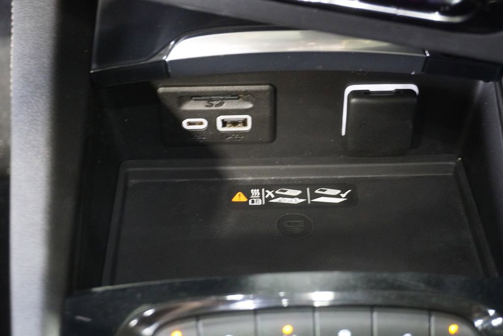 Used 2021 Buick Envision Avenir w/ Technology Package II image 23