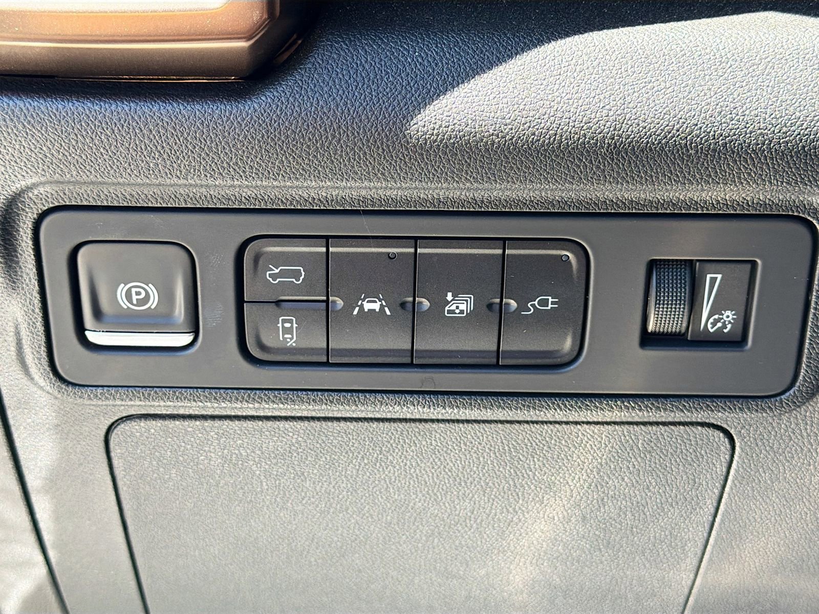 Used 2025 GMC Hummer EV 2X AWD/4WD image 10