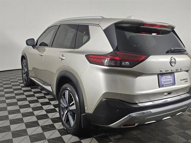 Used 2021 Nissan Rogue Platinum image 6