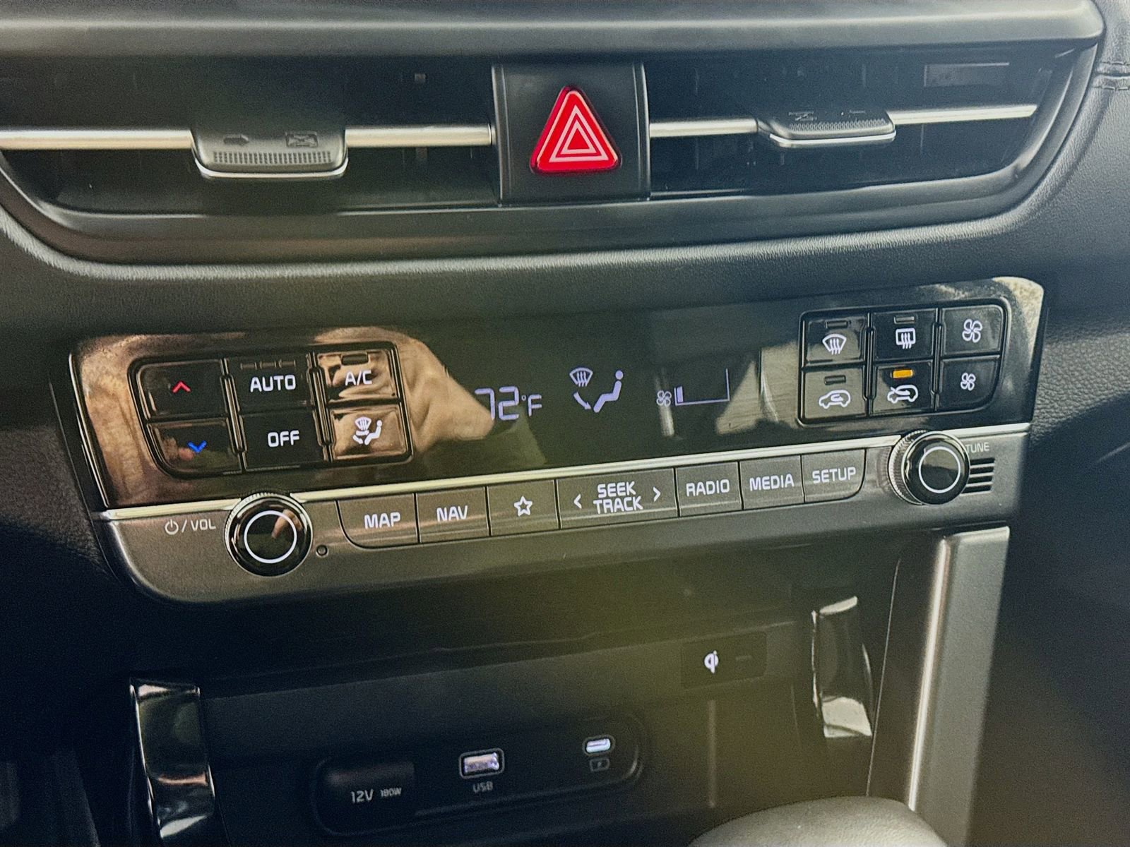 Used 2024 Kia Seltos EX image 12