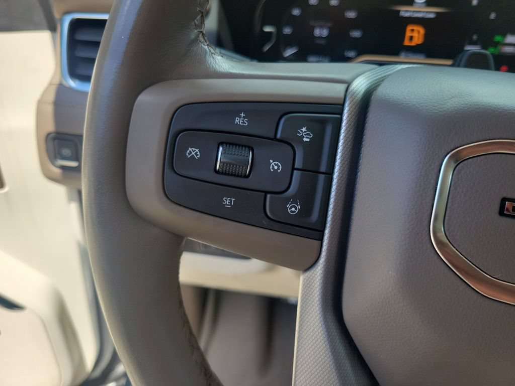 Used 2023 GMC Yukon Denali w/ Denali Reserve Package RWD image 24