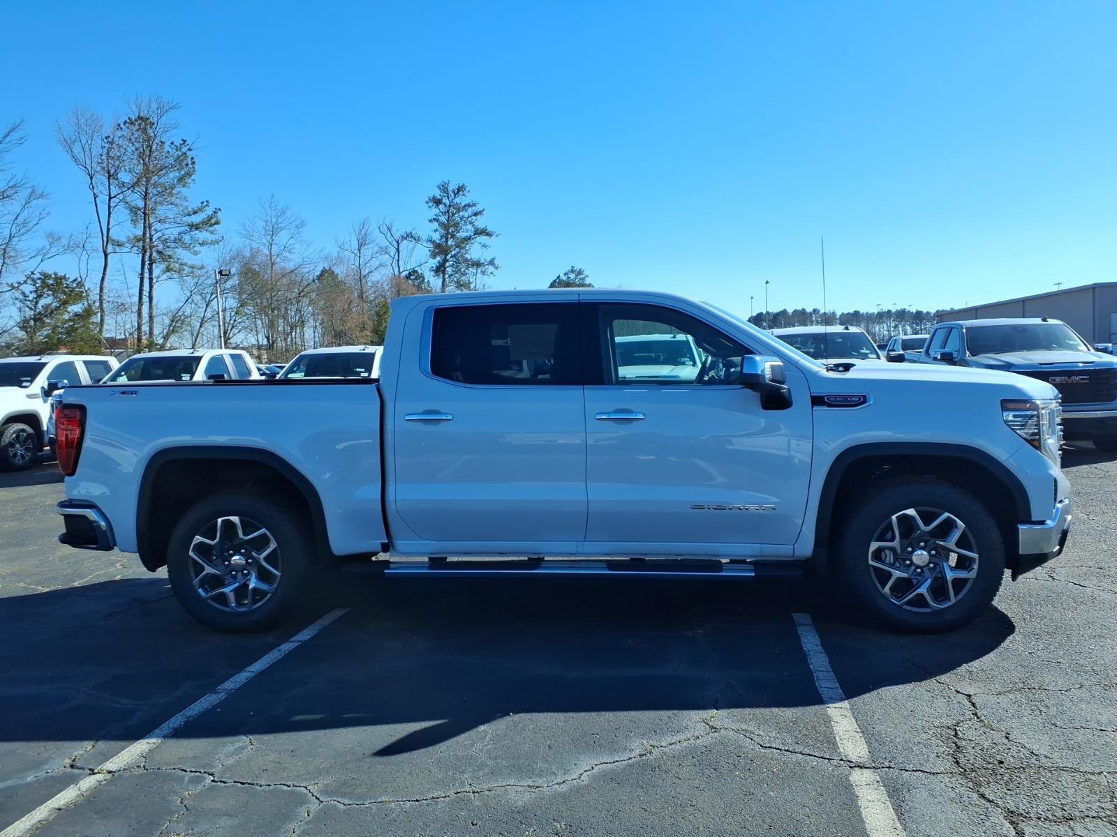 New 2026 GMC Sierra 1500 SLT w/ SLT Premium Plus Package AWD/4WD image 3