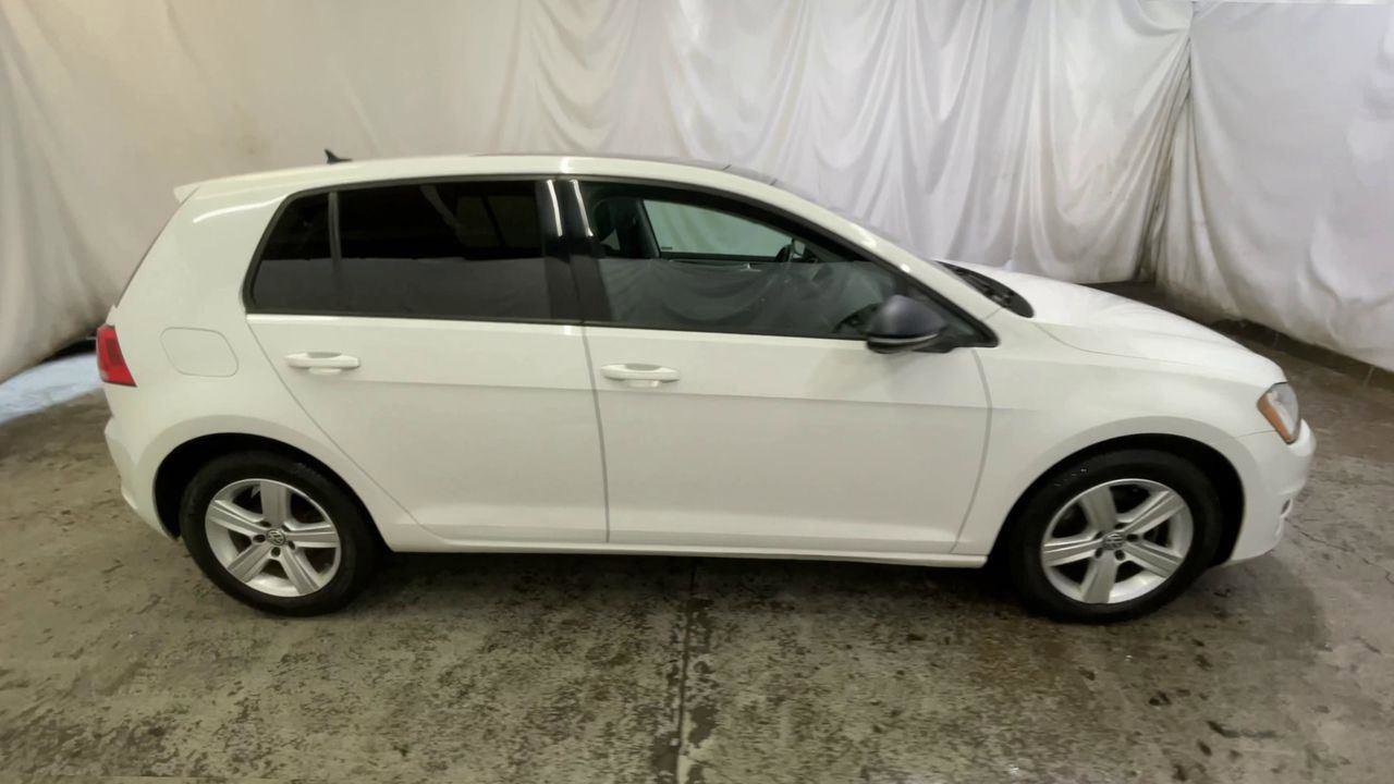 Used 2017 Volkswagen Golf Wolfsburg Edition image 9