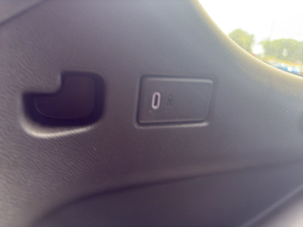 Used 2021 Chevrolet Tahoe High Country RWD image 15