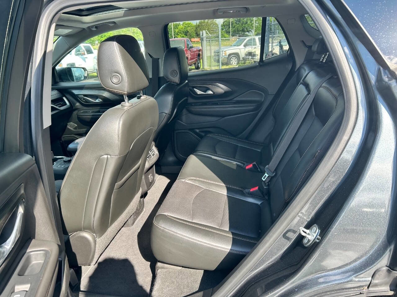 Used 2018 GMC Terrain SLT w/ Infotainment Package II FWD image 6