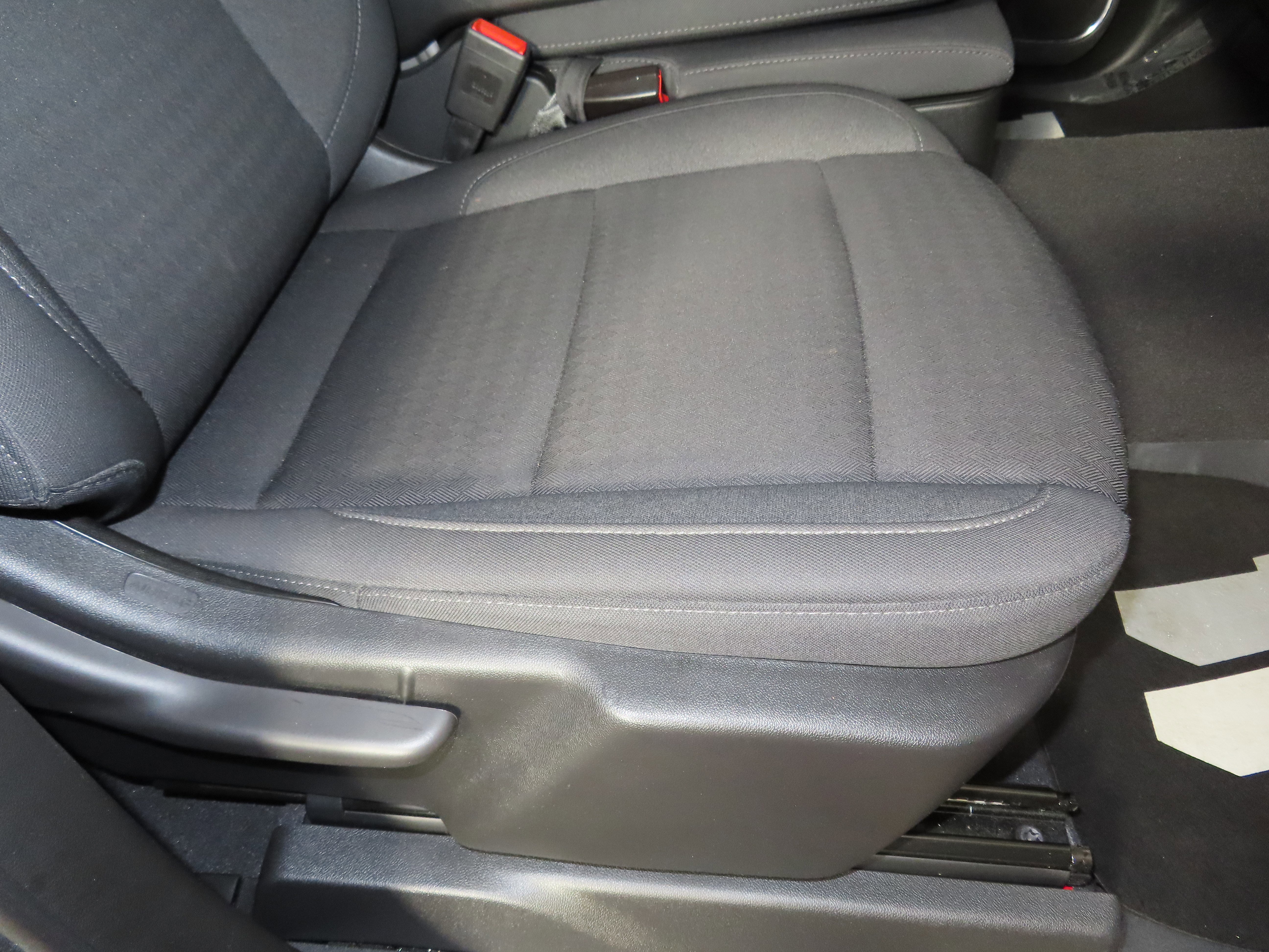 Used 2022 Chevrolet Silverado 1500 LT AWD/4WD image 42