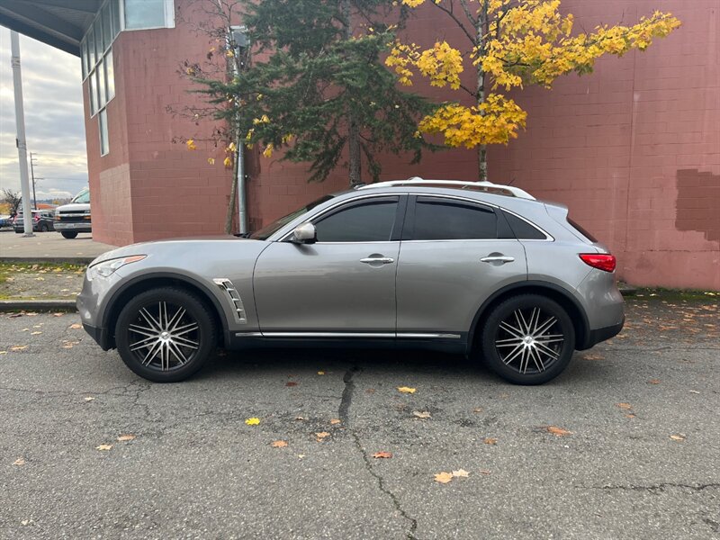 Used 2011 INFINITI FX35 2WD w/ Premium Pkg image 7