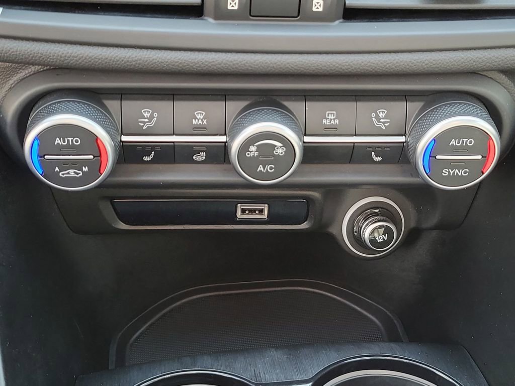 Used 2023 Alfa Romeo Giulia Sprint image 34