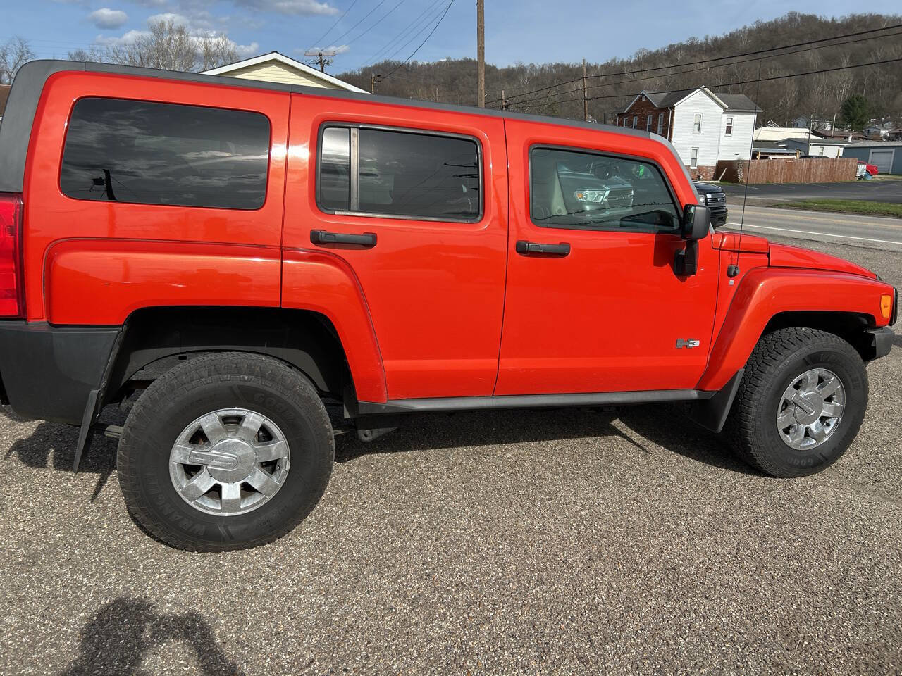 Used 2009 HUMMER H3 image 3