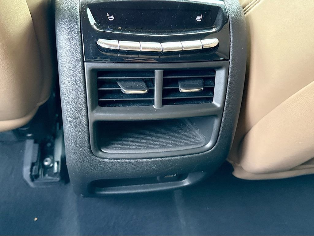Used 2018 Cadillac XT5 Platinum AWD/4WD image 19