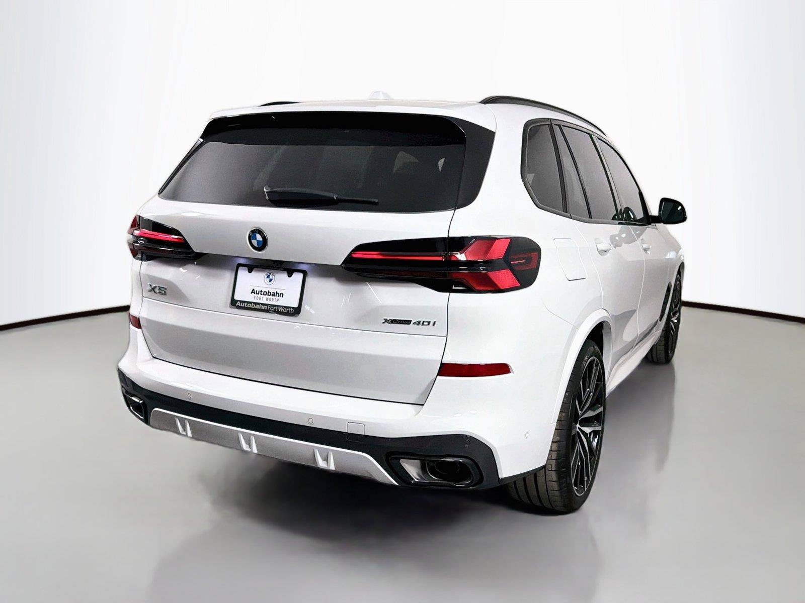 New 2026 BMW X5 xDrive40i w/ M Sport Package AWD/4WD image 5