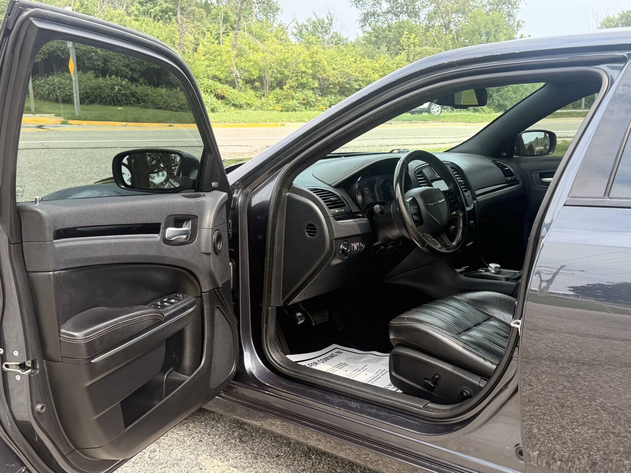Used 2018 Chrysler 300 S AWD/4WD image 10