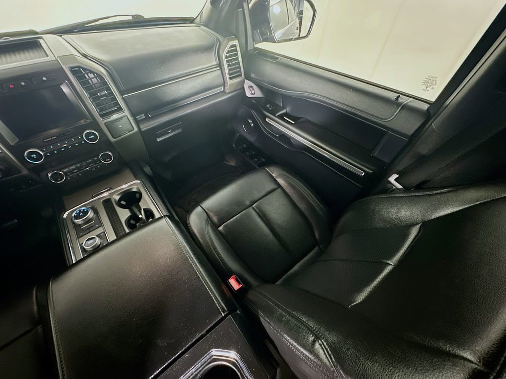 Used 2021 Ford Expedition XLT image 11