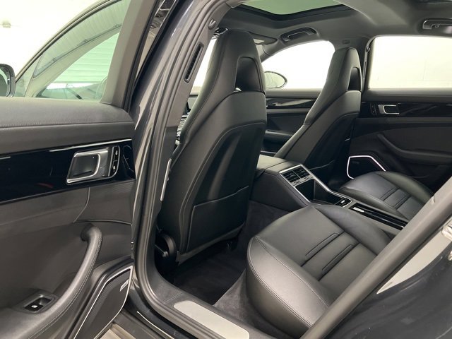 Used 2019 Porsche Panamera image 38