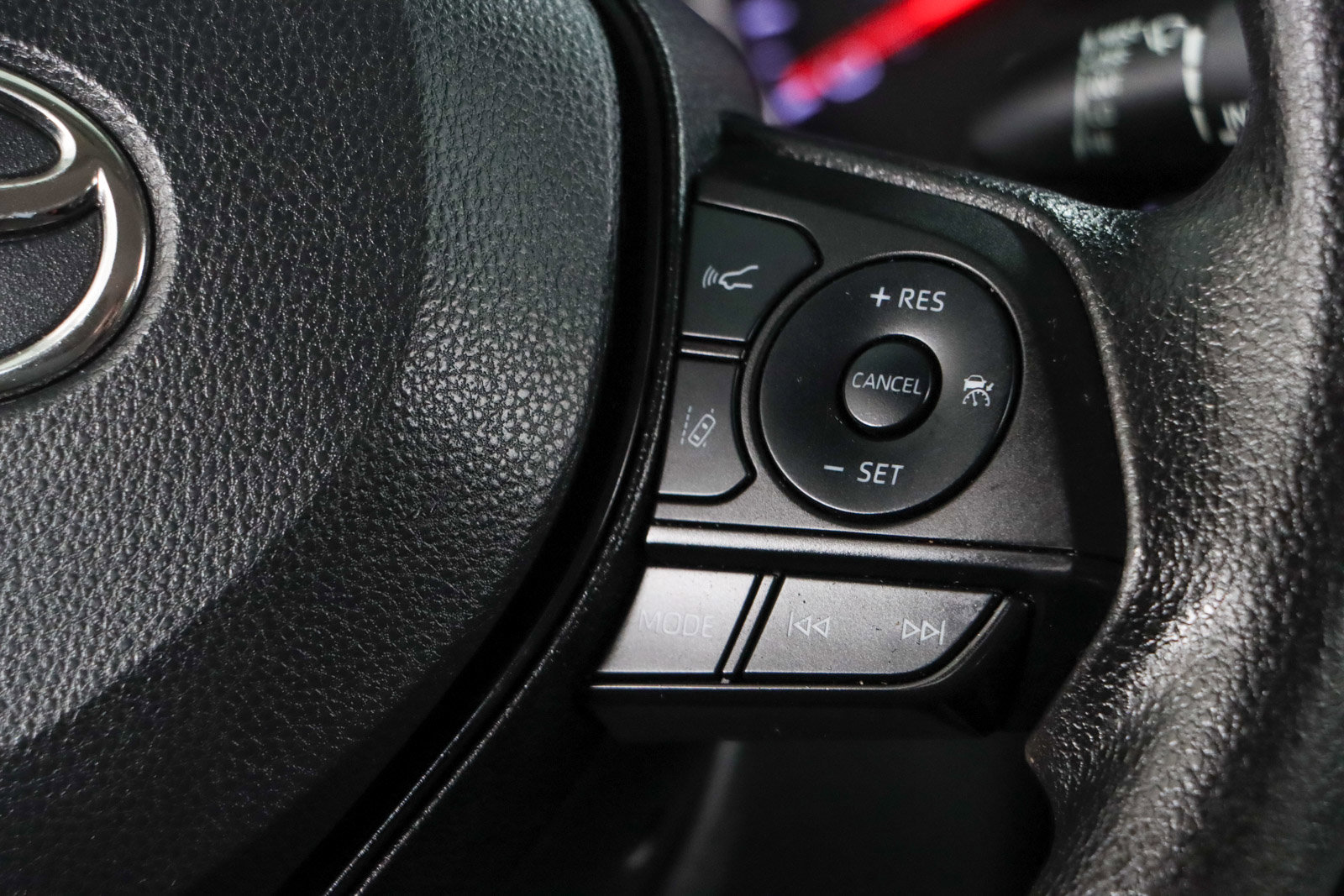 Used 2022 Toyota RAV4 XLE image 14