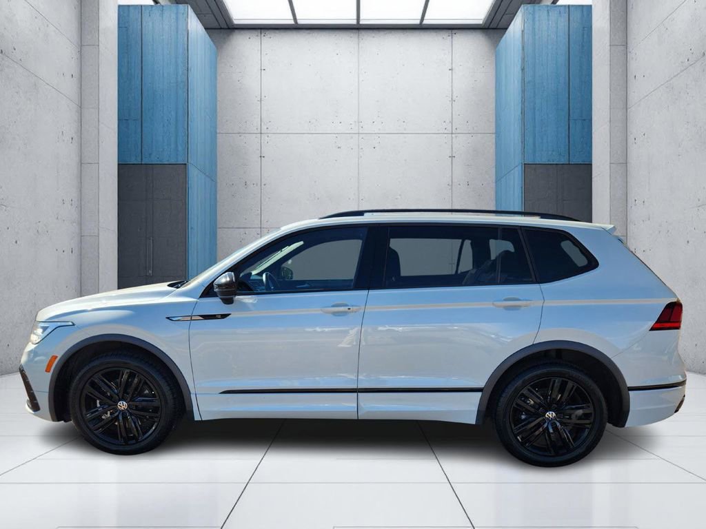 Used 2022 Volkswagen Tiguan SE R-Line image 28