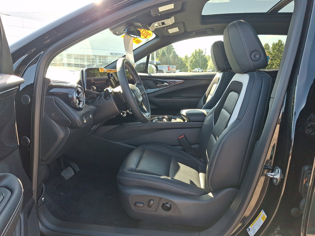 Used 2024 Chevrolet Blazer EV LT AWD/4WD image 16